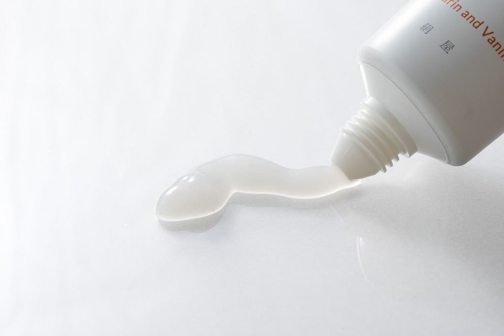 国産 シルクとオーガニックオイル ハンドクリーム : [絹屋] ハンドクリーム 国産シルクとオーガニックオイル