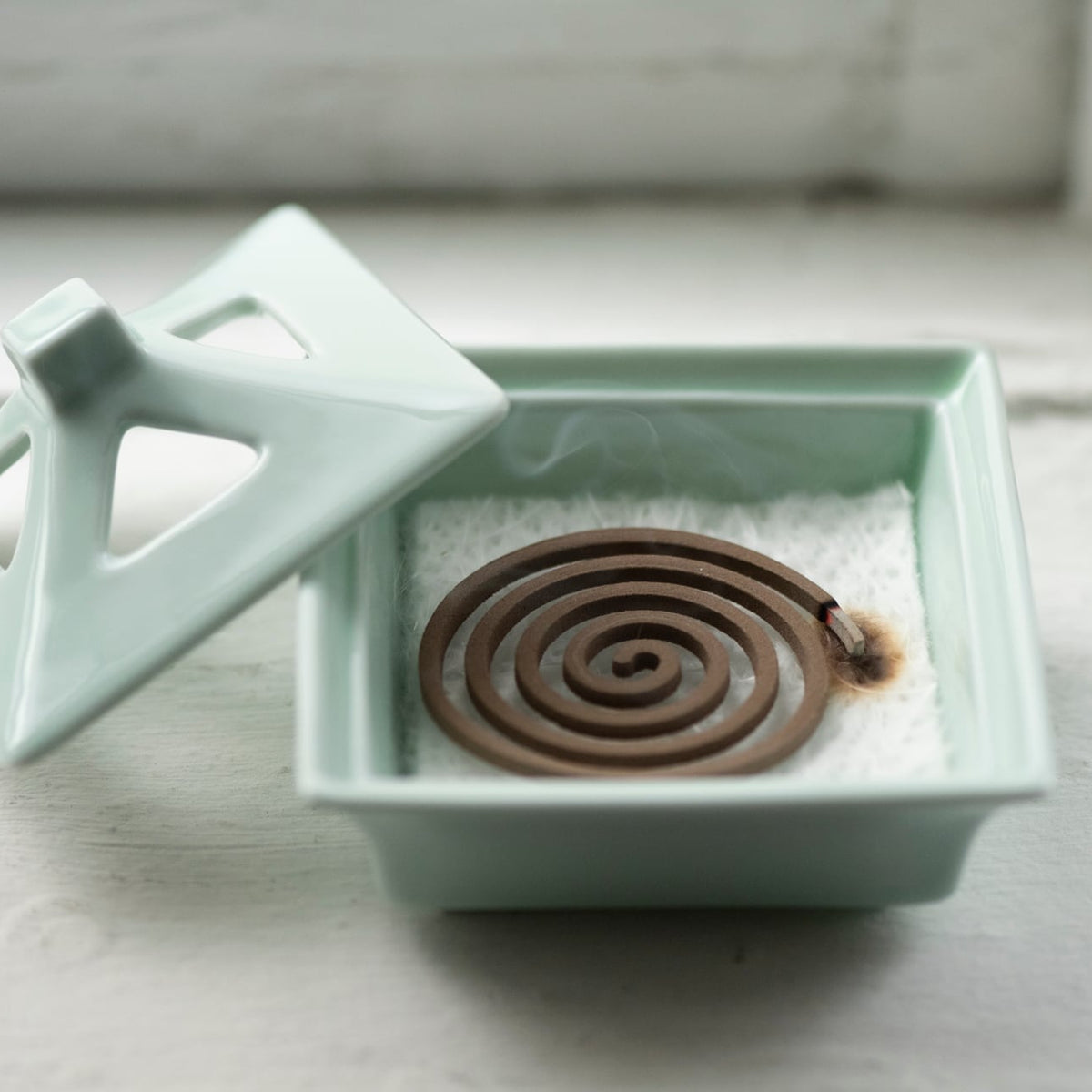 渦巻型 木蓮のお香と青磁の香炉セット – トモノテ by@主婦の友