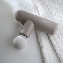 画像をギャラリービューアに読み込む, 肩・腰・脚に楽々アプローチ　ビューティーケアガン／MiCOLA