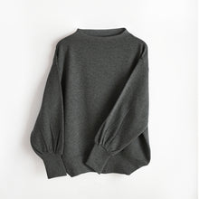 画像をギャラリービューアに読み込む, 肌側シルク100％ ボトルネックプルオーバー